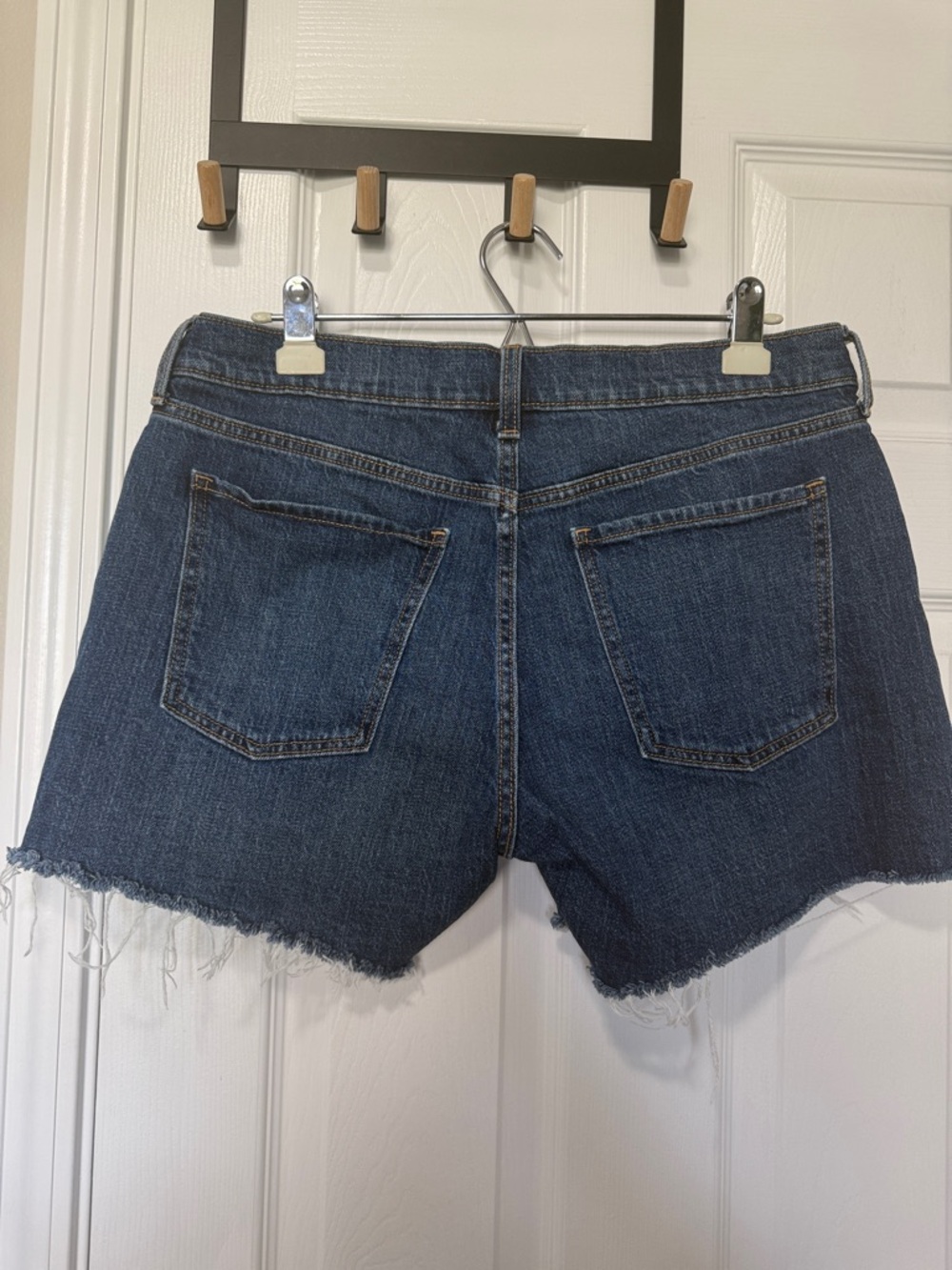 Old Navy Mid Rise Boyfriend Dark Blue Frayed Hem Denim Shorts Sz 12 - Picture 4 of 9